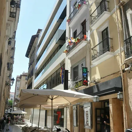 Hostel Mayor *